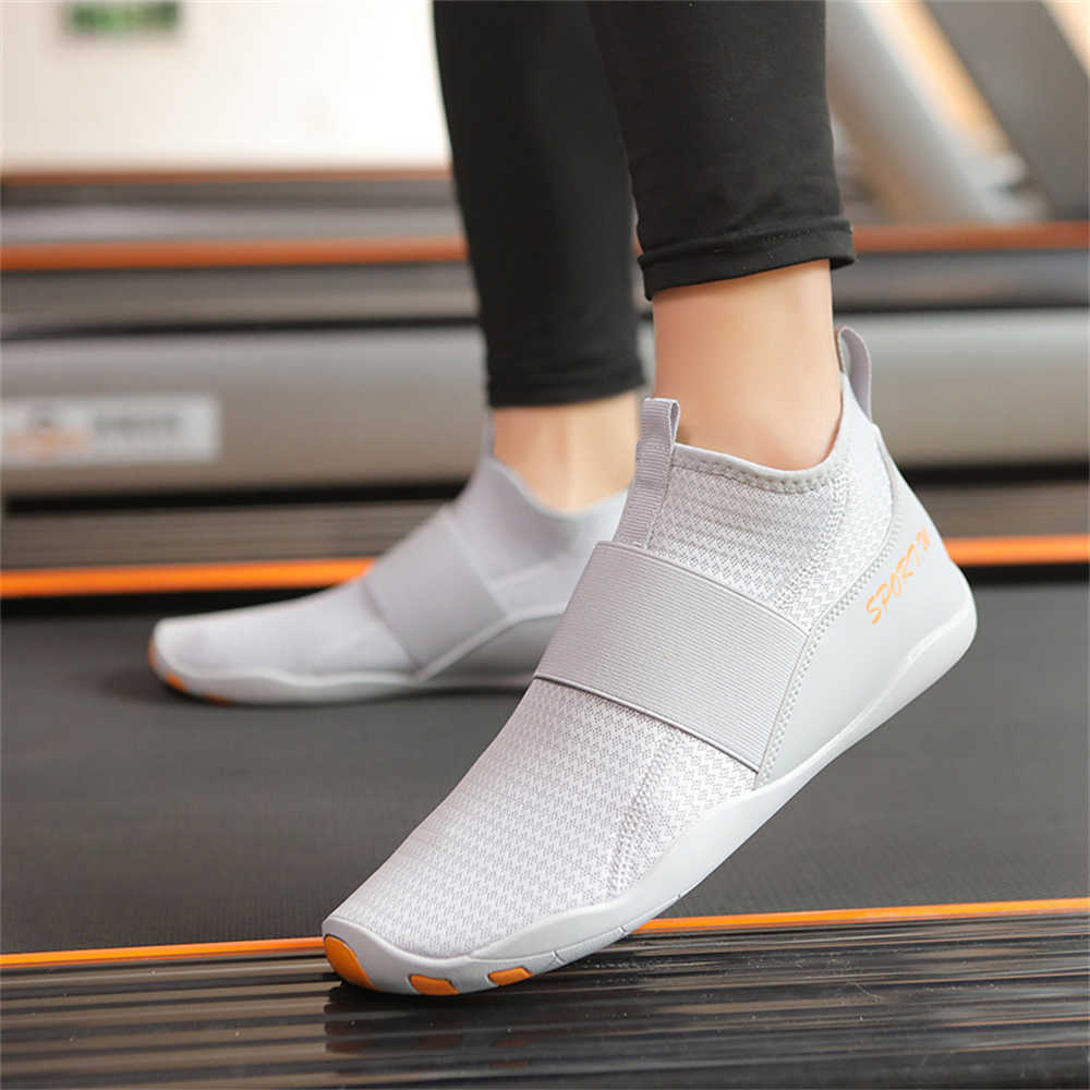 オーバーサイズ 41-42 レッド テニス ウィメンズ ミュ - Women'S Shoes To Buy のレビューと価格