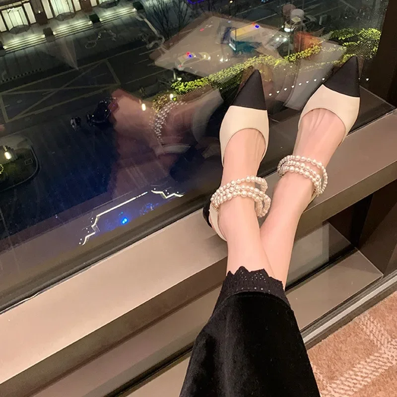 女性ポンプ PU スクエアヒール新しいパールチェーンカラーブ - Low Block Heel Pump のレビューと価格
