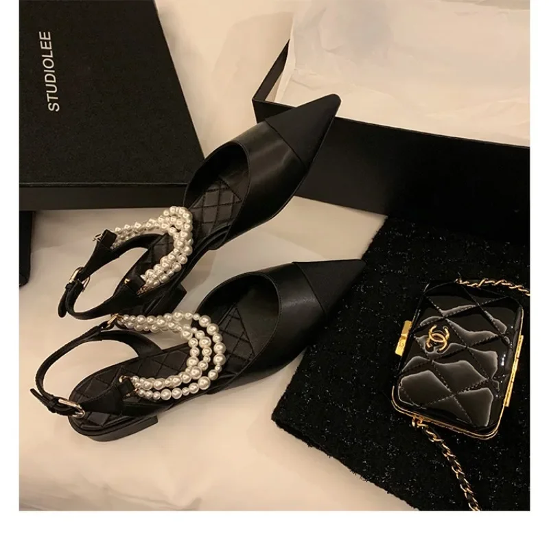 女性ポンプ PU スクエアヒール新しいパールチェーンカラーブ - Low Block Heel Pump のレビューと価格