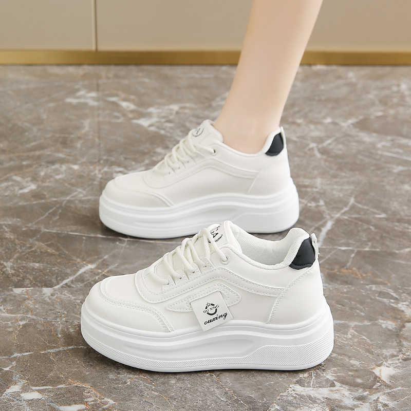 ラウンドフット穴あきスクールウーマンシューズテニススニーカー - Women'S Shoes To Buy のレビューと価格