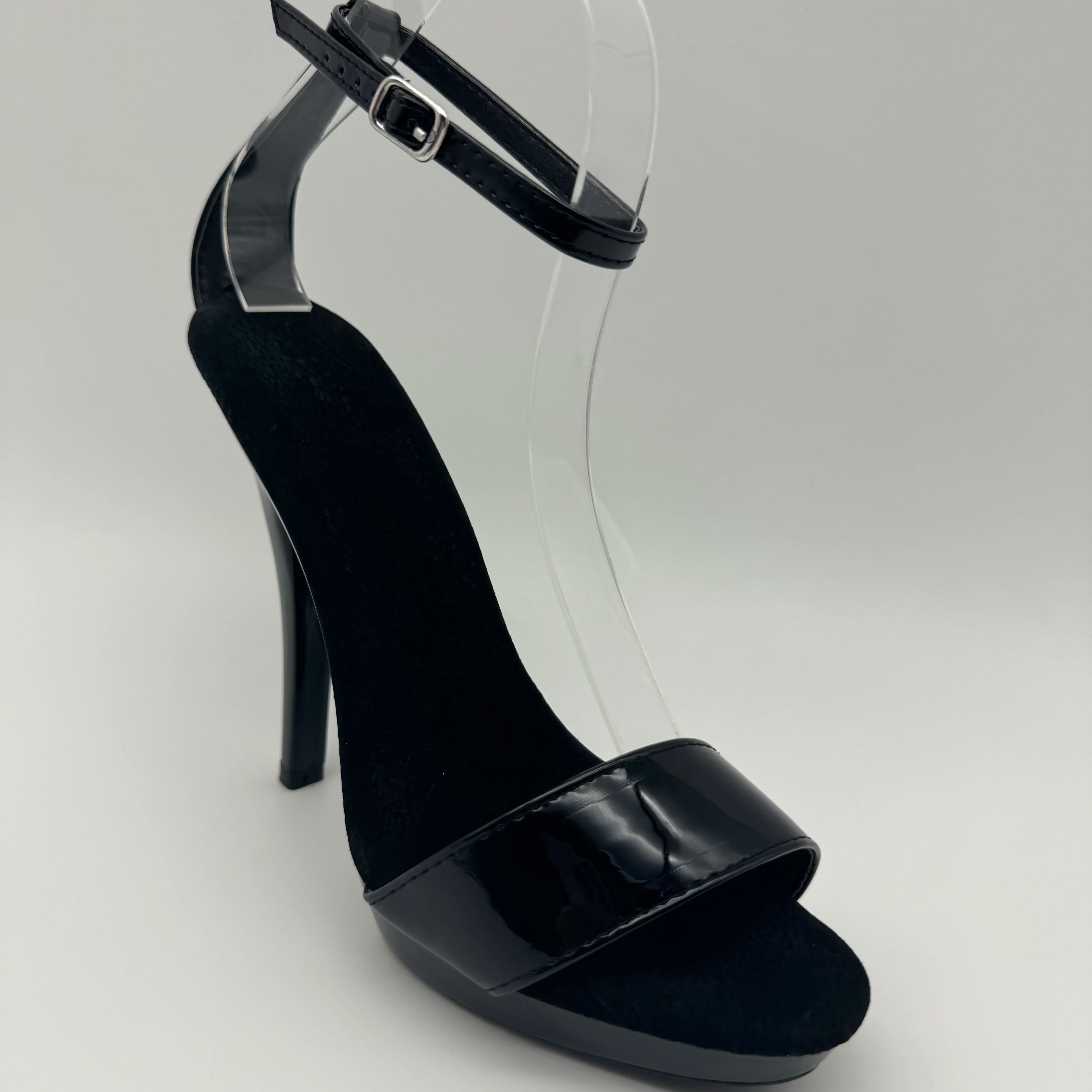 ブラック パテント スティレット 13cm - 幅広ストラッ - Wide Fit Heels のレビューと価格