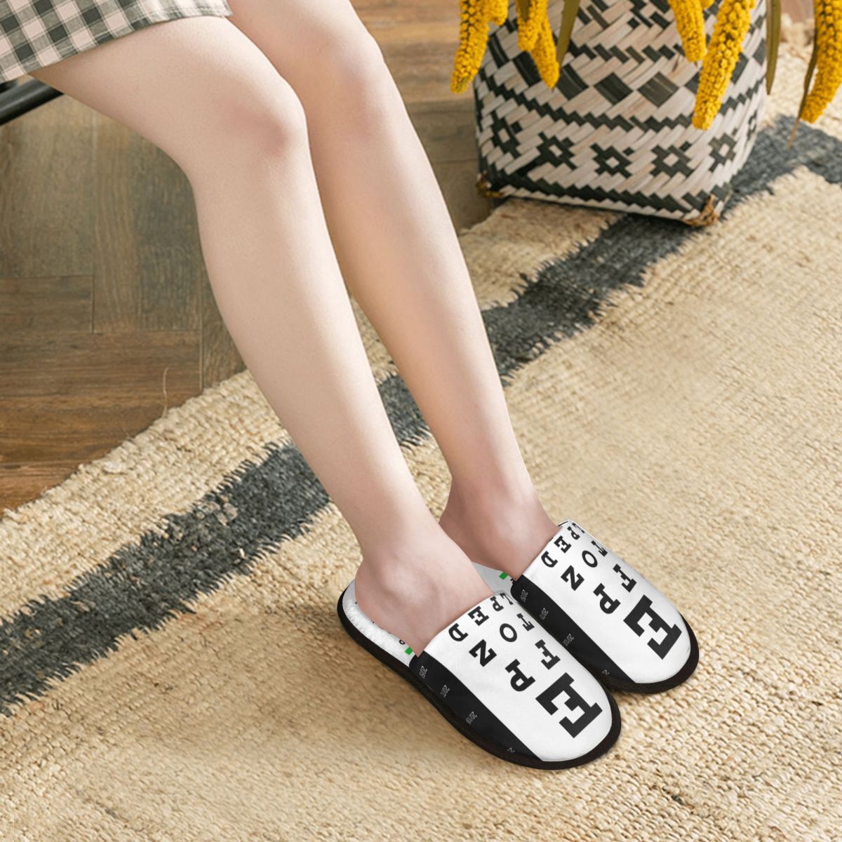 カスタムスネレン視力表柄入りメモリーフォームスリッパ レディ - Women Shoes Chart Size のレビューと価格