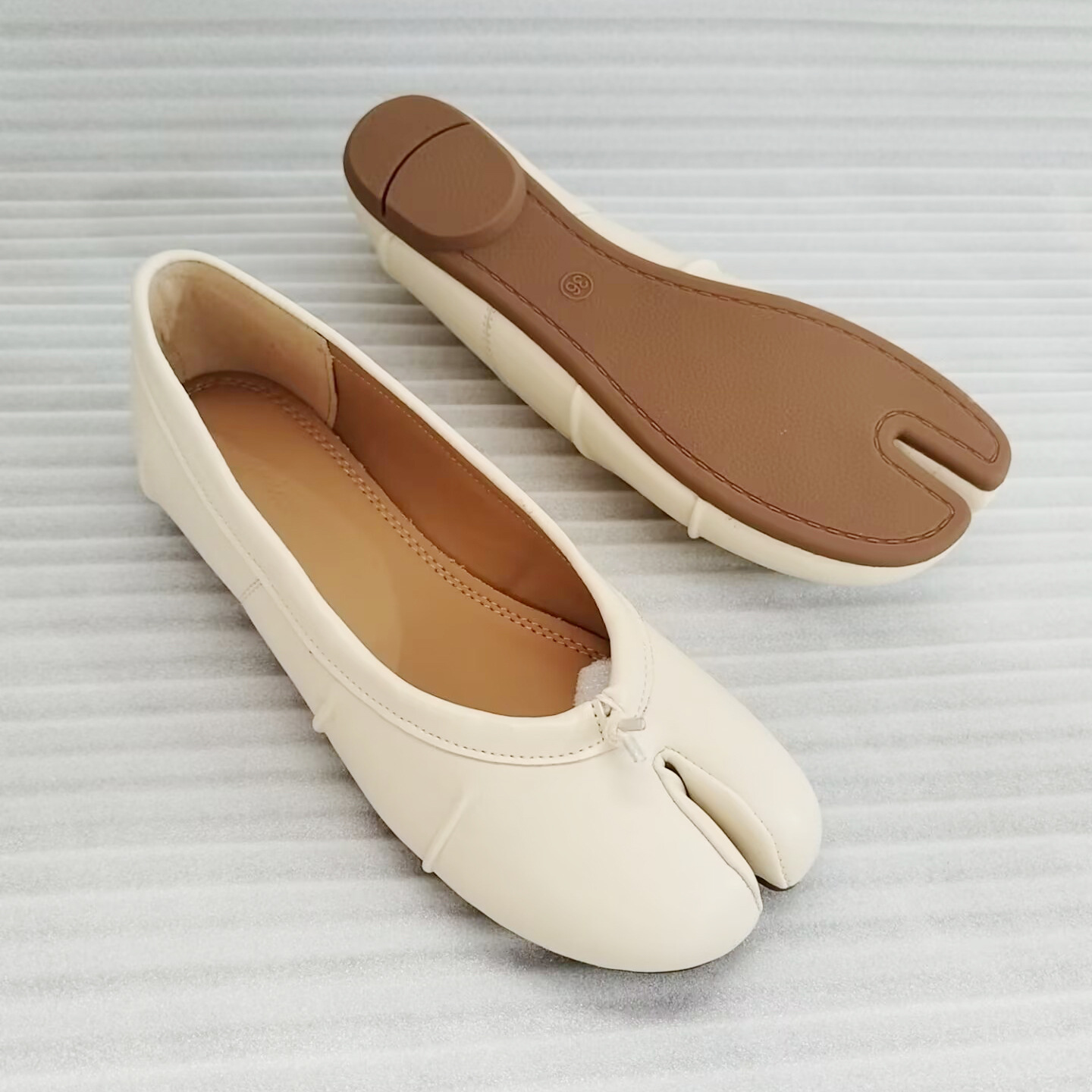 新しいスプリットトゥフラットシューズ女性レトロバレエフラット - Women Shoes For Walking のレビューと価格