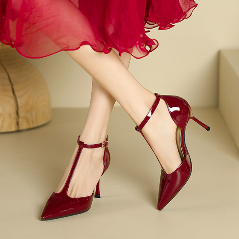 赤いハイヒールレディースシューズ、中空ポインテッドトゥパンプ - Women Shoes Types のレビューと価格